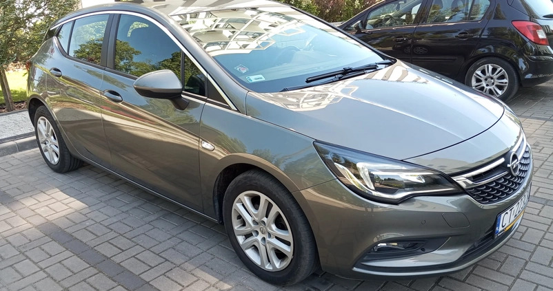 Opel Astra cena 42500 przebieg: 158000, rok produkcji 2018 z Toruń małe 29